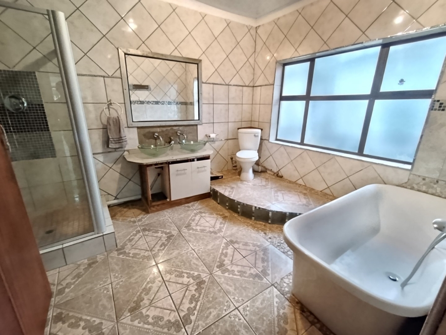 4 Bedroom Property for Sale in Hospitaalpark Free State